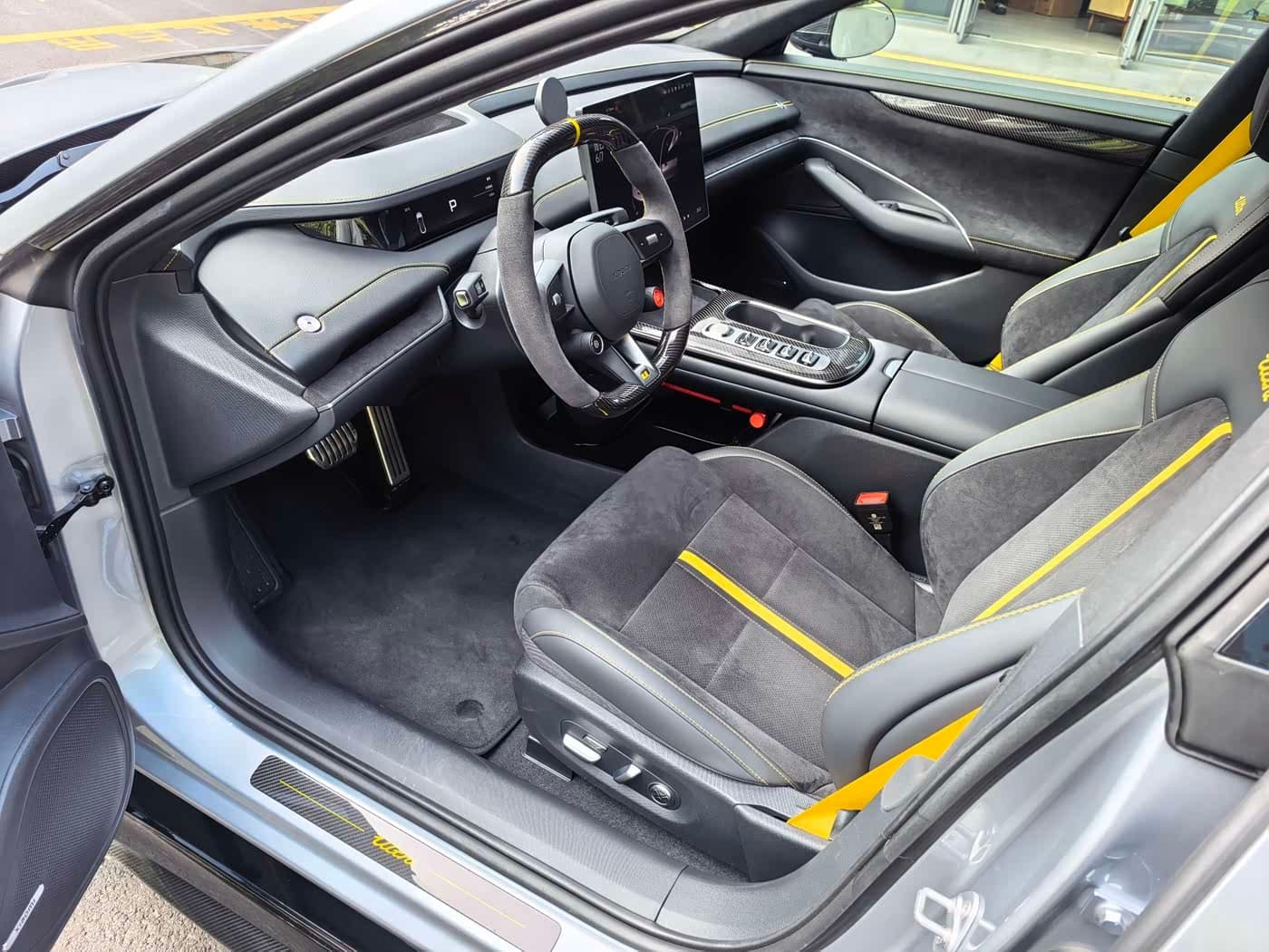 2025 Xiaomi Auto Xiaomi SU7 Ultra 银灰色, 8,700 km, China export – photo 4