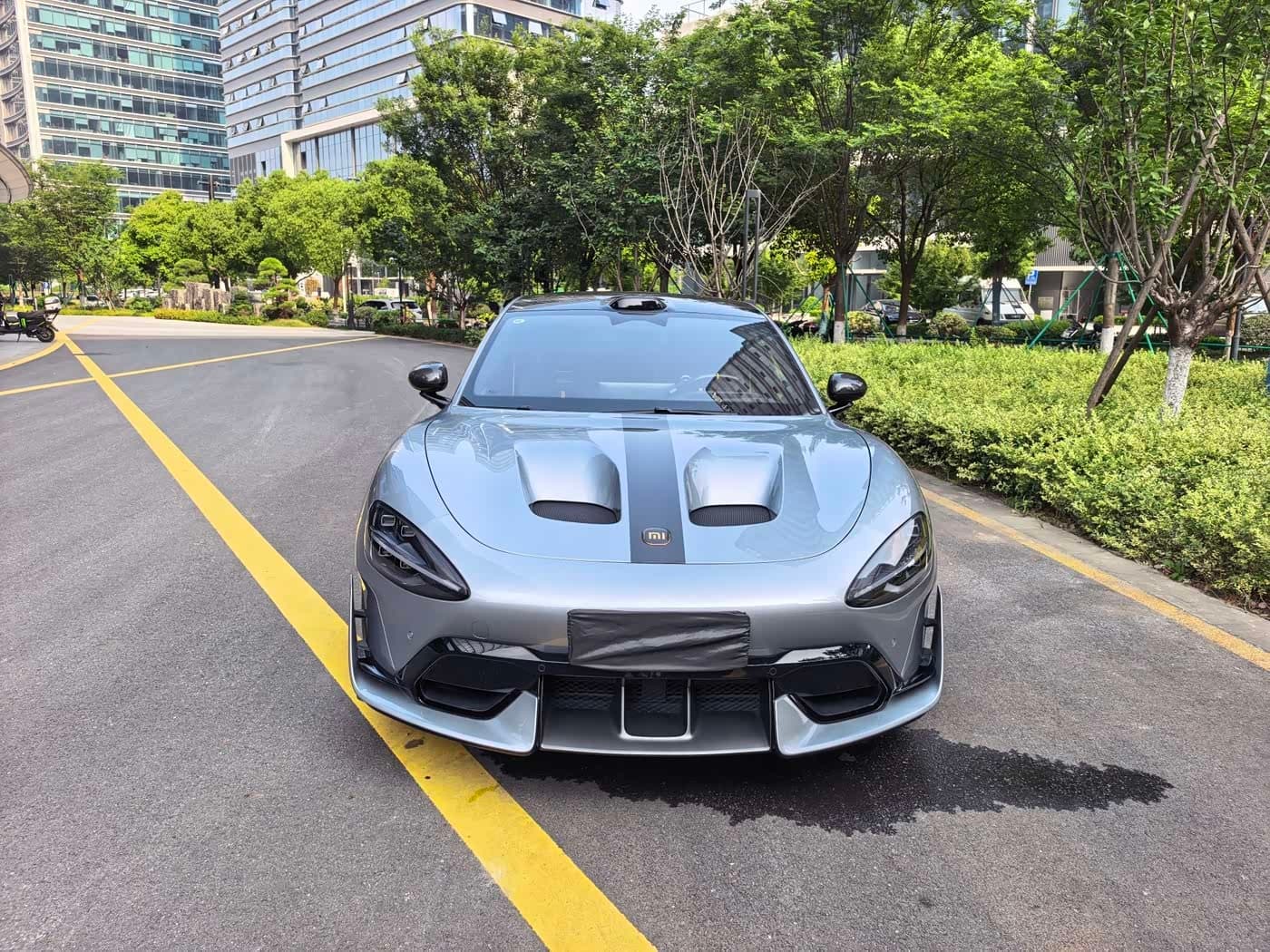2025 Xiaomi Auto Xiaomi SU7 Ultra 银灰色, 8,700 km, China export – photo 2