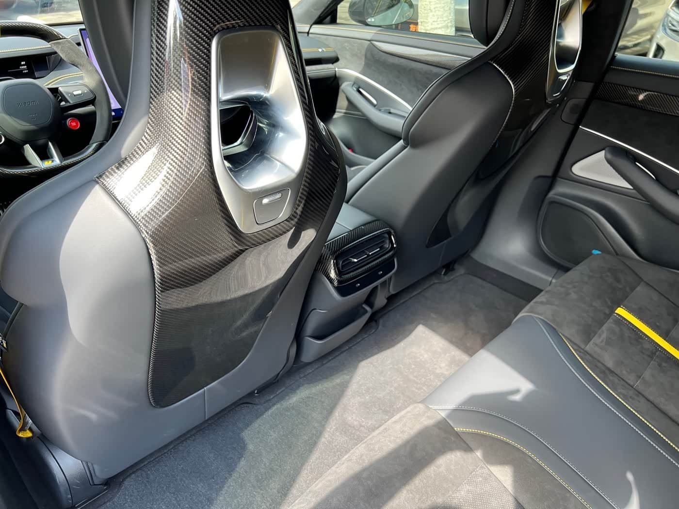 2025 Xiaomi Auto Xiaomi SU7 Ultra White, 3,400 km, China export – photo 15