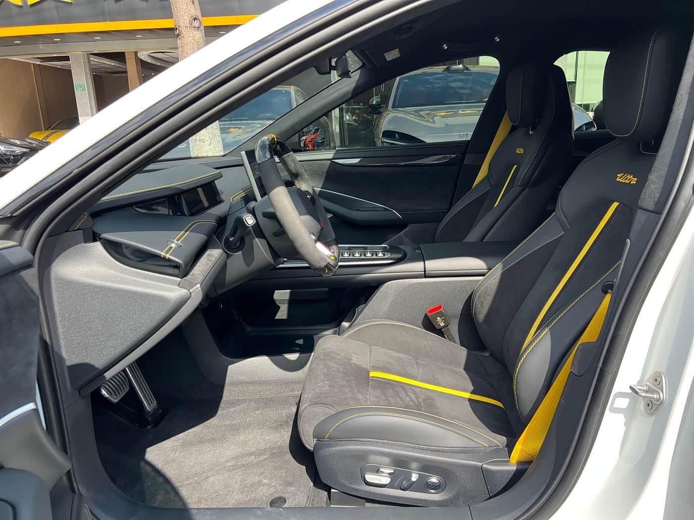 2025 Xiaomi Auto Xiaomi SU7 Ultra White, 3,400 km, China export – photo 7