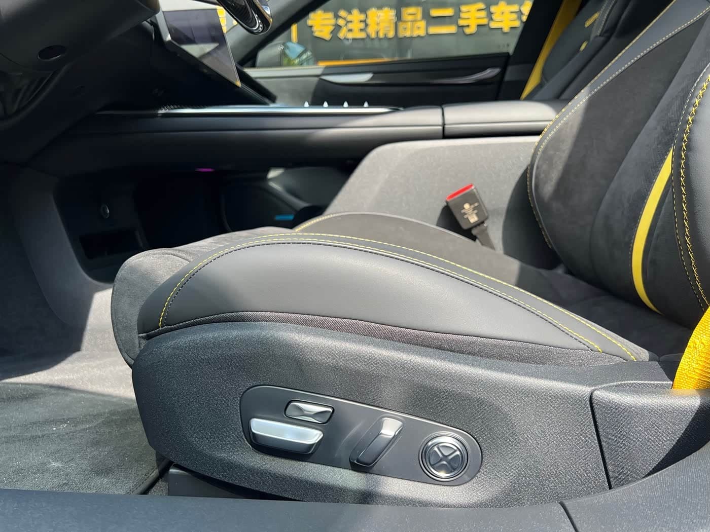 2025 Xiaomi Auto Xiaomi SU7 Ultra White, 3,400 km, China export – photo 13