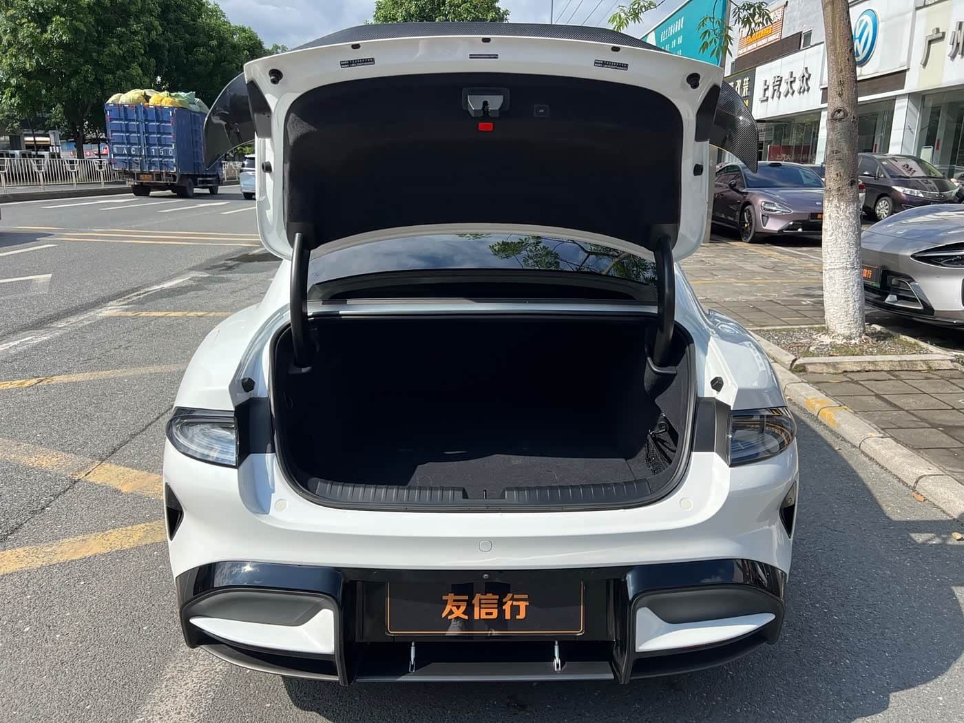 2025 Xiaomi Auto Xiaomi SU7 Ultra White, 3,400 km, China export – photo 20