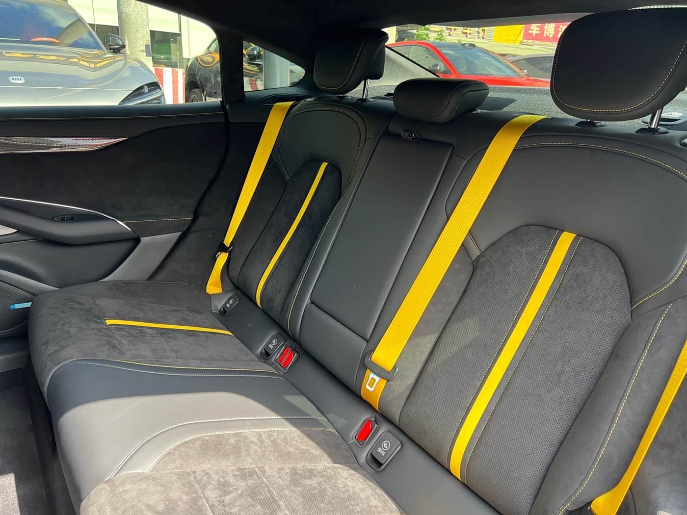 2025 Xiaomi Auto Xiaomi SU7 Ultra White, 3,400 km, China export – photo 18