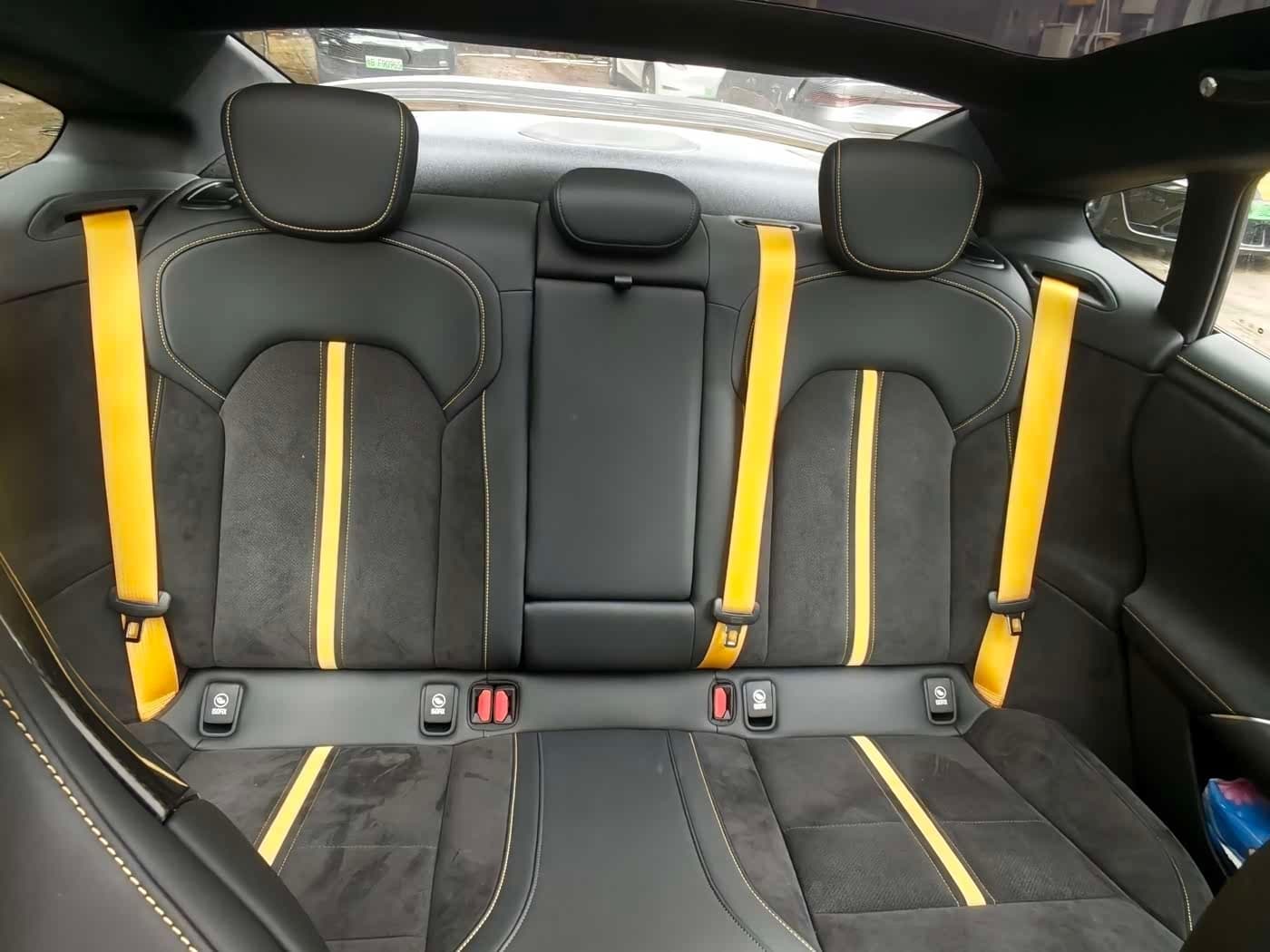 2025 Xiaomi Auto Xiaomi SU7 Ultra Yellow, 23,000 km, China export – photo 15