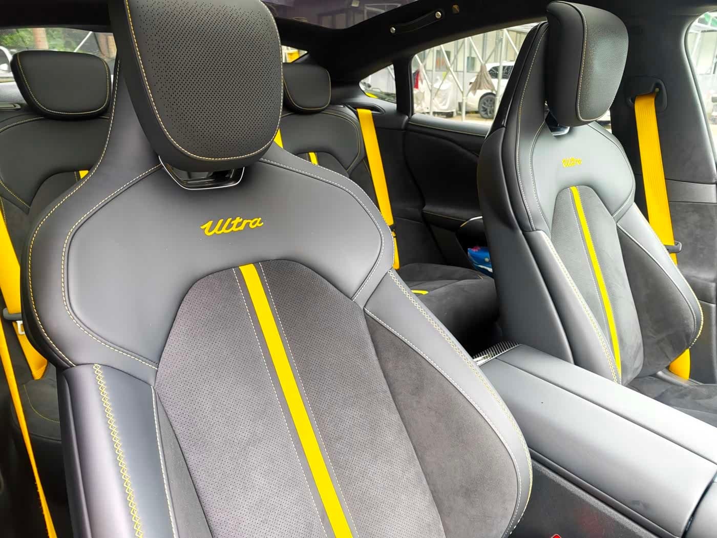 2025 Xiaomi Auto Xiaomi SU7 Ultra Yellow, 23,000 km, China export – photo 16