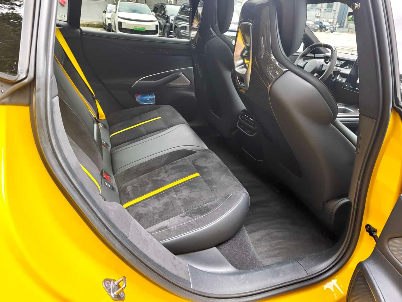 2025 Xiaomi Auto Xiaomi SU7 Ultra Yellow, 23,000 km, China export – photo 14