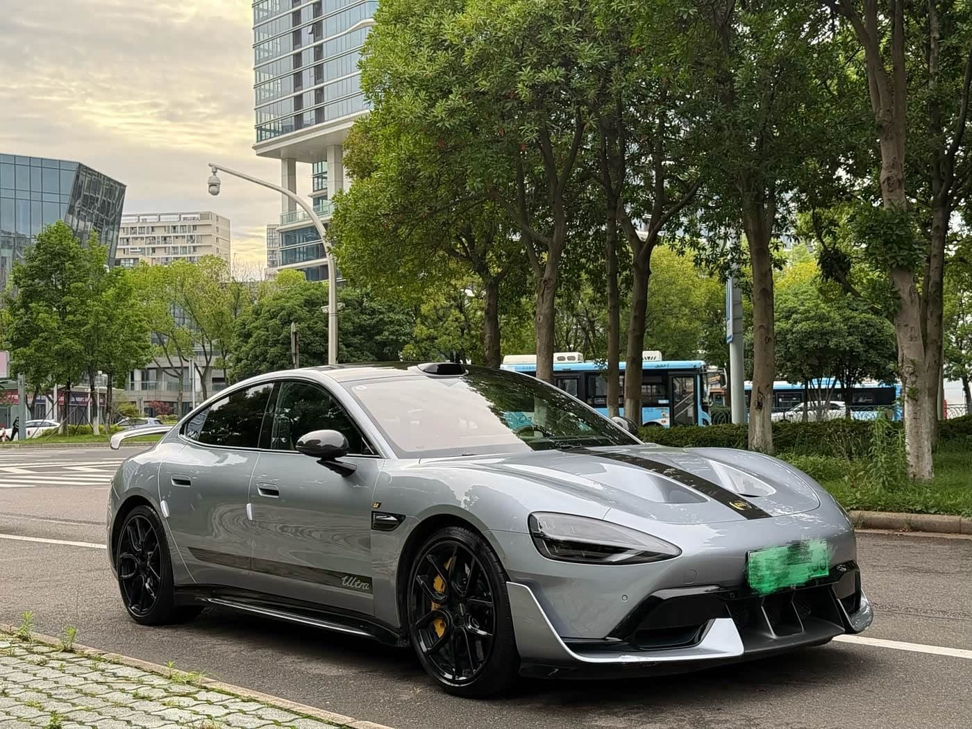 2025 Xiaomi Auto Xiaomi SU7 Ultra 银灰色, 30,000 km, China export – photo 3