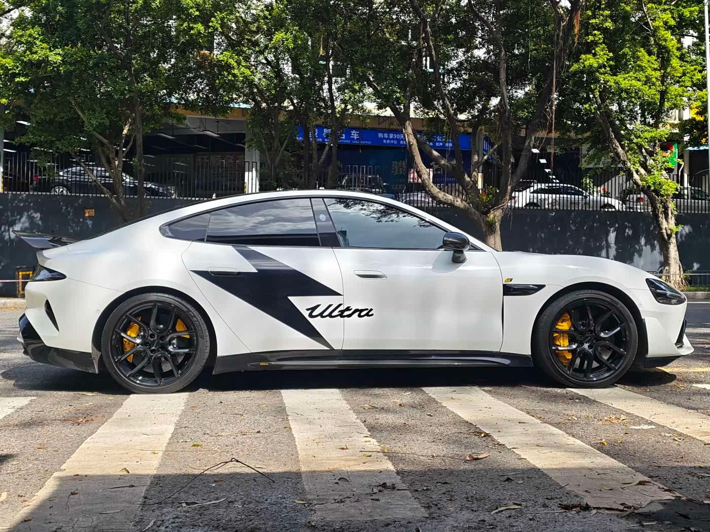 2025 Xiaomi Auto Xiaomi SU7 Ultra White, 35,200 km, China export – photo 7