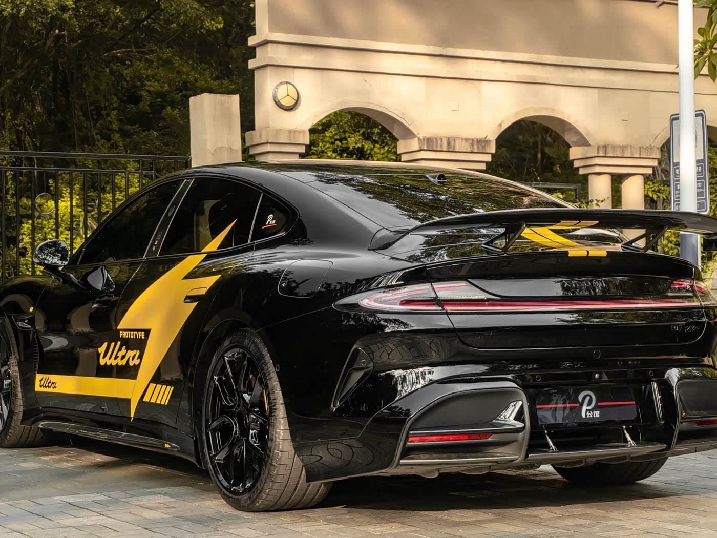 2025 Xiaomi Auto Xiaomi SU7 Ultra Black, 3,000 km, China export – photo 4