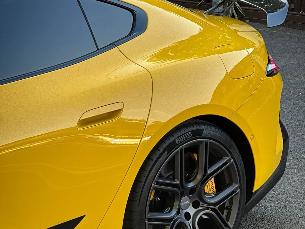 2025 Xiaomi Auto Xiaomi SU7 Ultra Yellow, 9,000 km, China export – photo 9