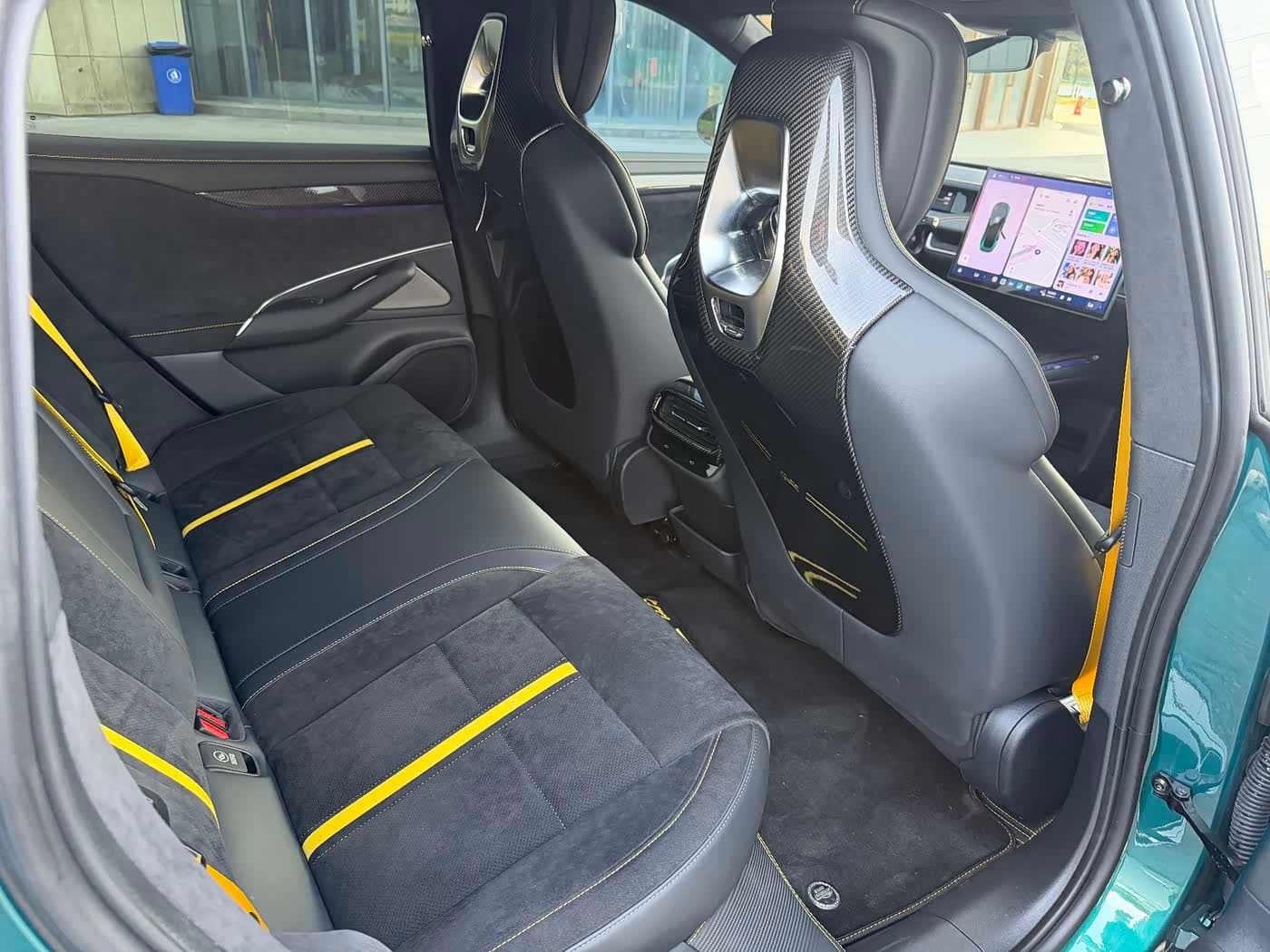 2025 Xiaomi Auto Xiaomi SU7 Ultra Green, 17,000 km, China export – photo 17