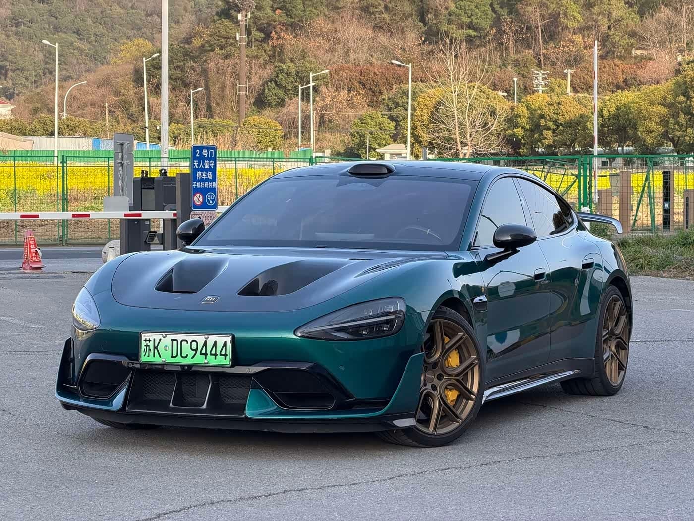 2025 Xiaomi Auto Xiaomi SU7 Ultra Green, 17,000 km, China export – photo 1