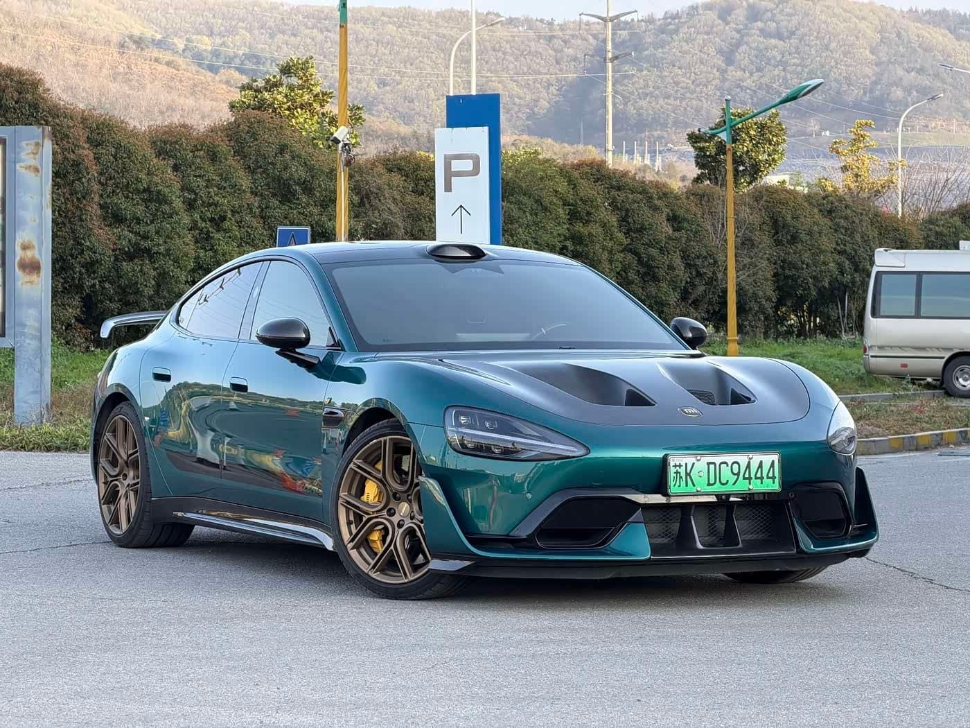 2025 Xiaomi Auto Xiaomi SU7 Ultra Green, 17,000 km, China export – photo 2