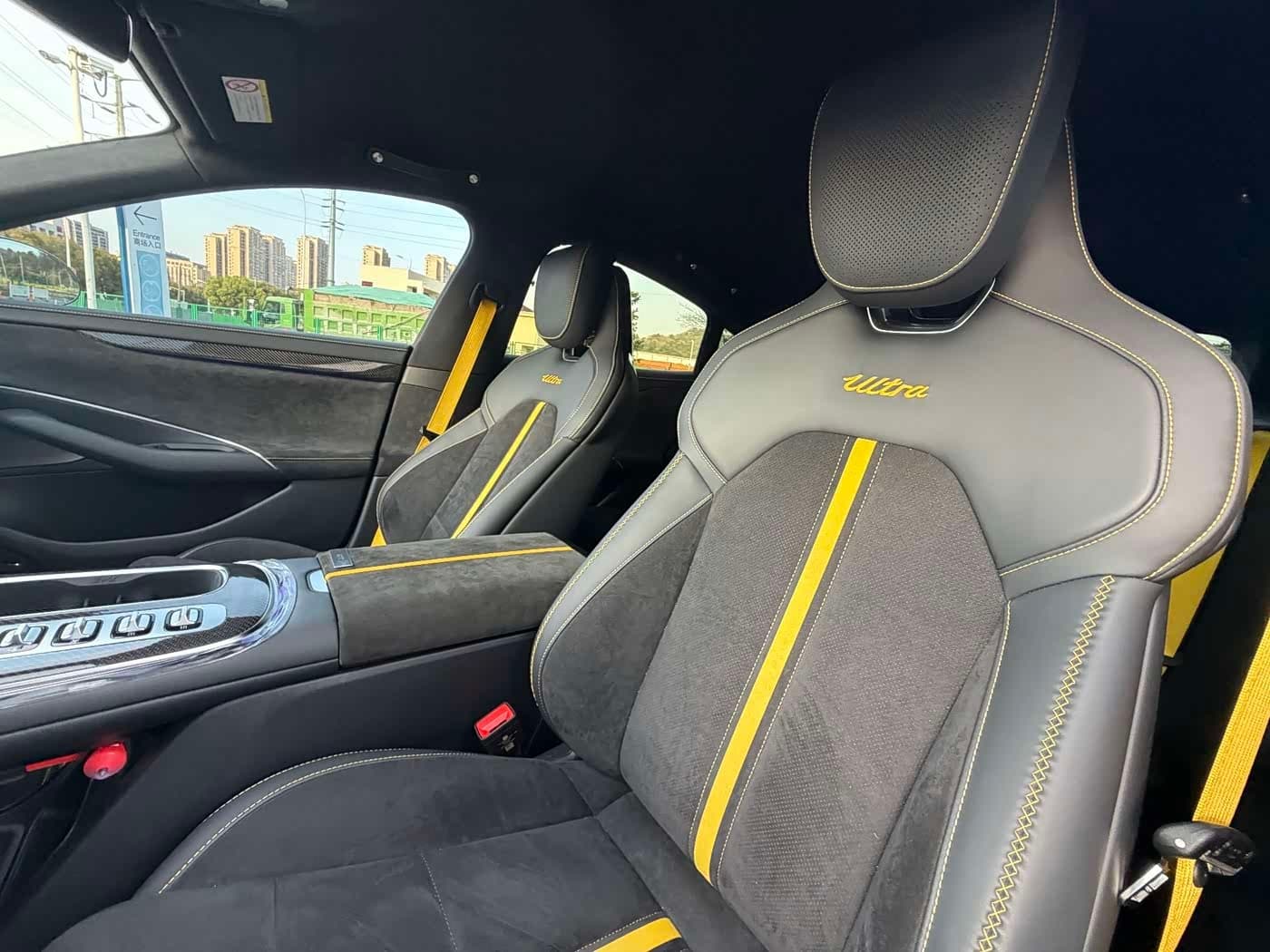 2025 Xiaomi Auto Xiaomi SU7 Ultra Green, 17,000 km, China export – photo 14