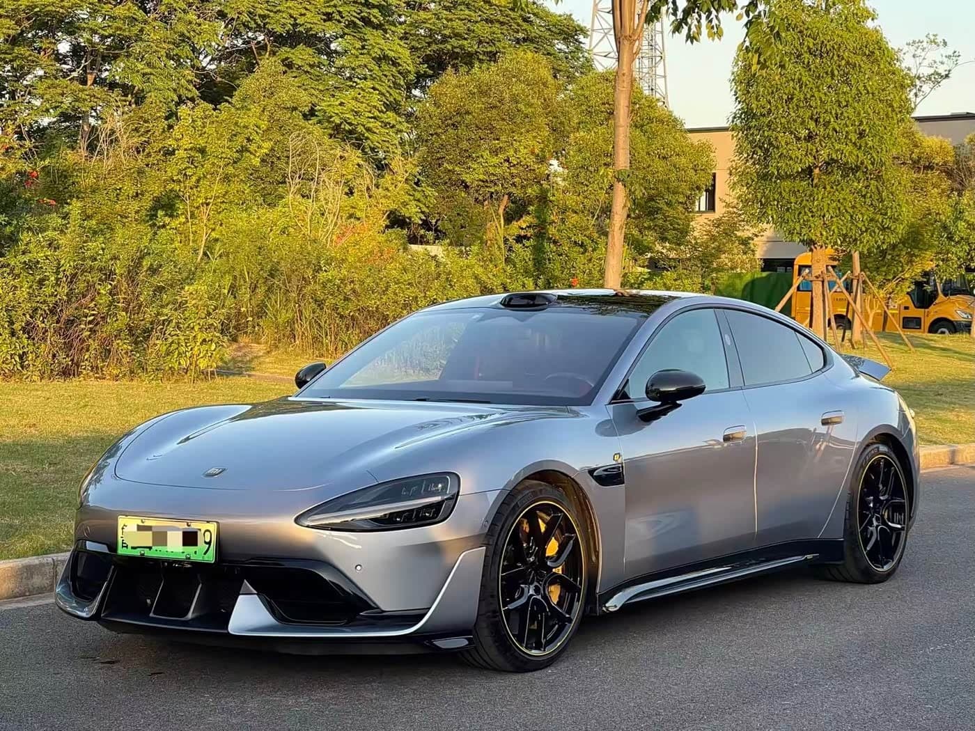 2025 Xiaomi Auto Xiaomi SU7 Ultra 银灰色, 15,000 km, China export – photo 1