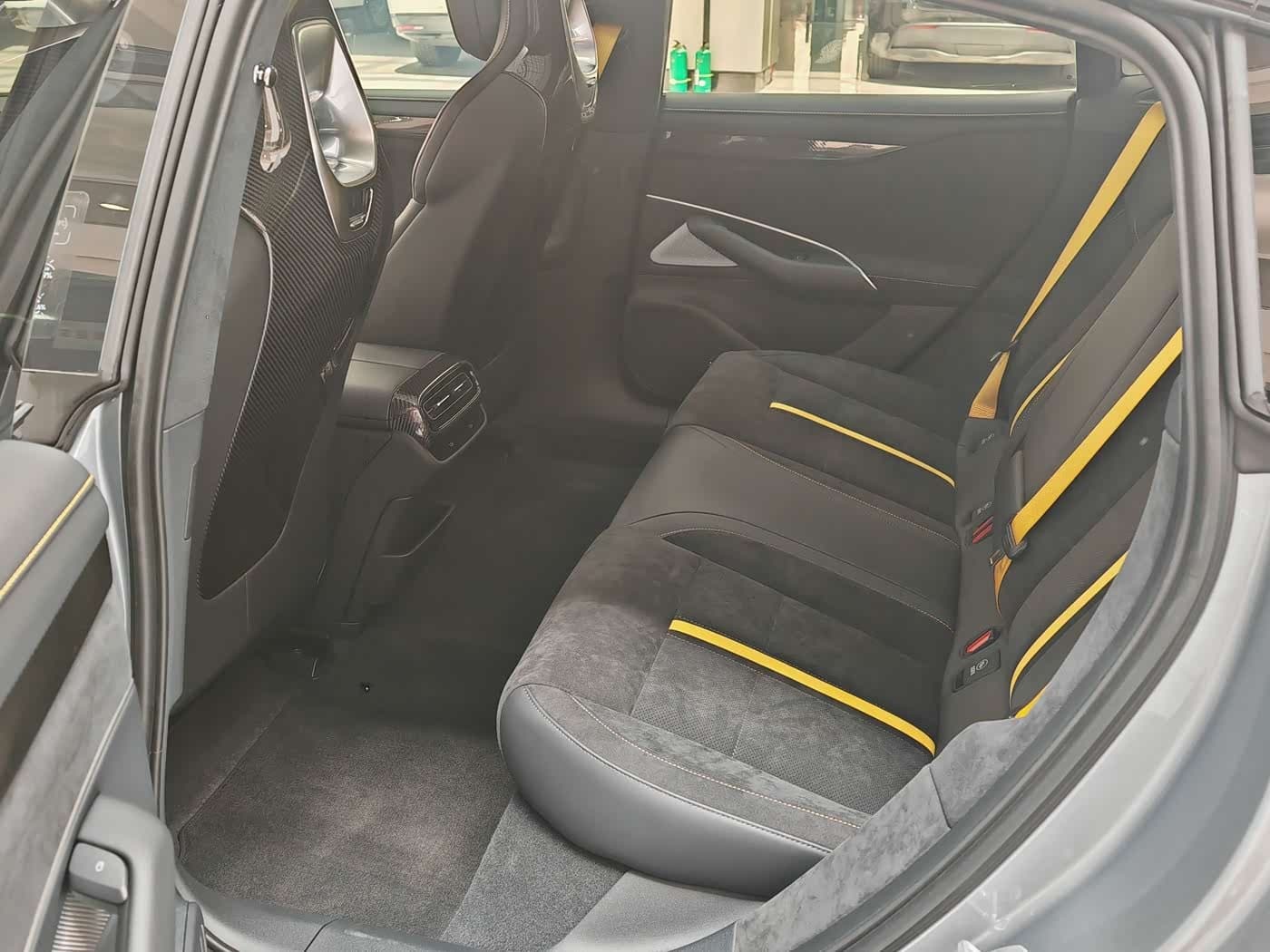 2025 Xiaomi Auto Xiaomi SU7 Ultra 银灰色, 4,000 km, China export – photo 9