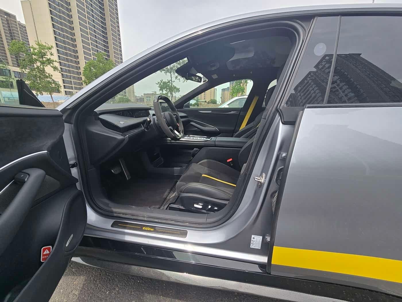 2025 Xiaomi Auto Xiaomi SU7 Ultra Black, 40,000 km, China export – photo 4
