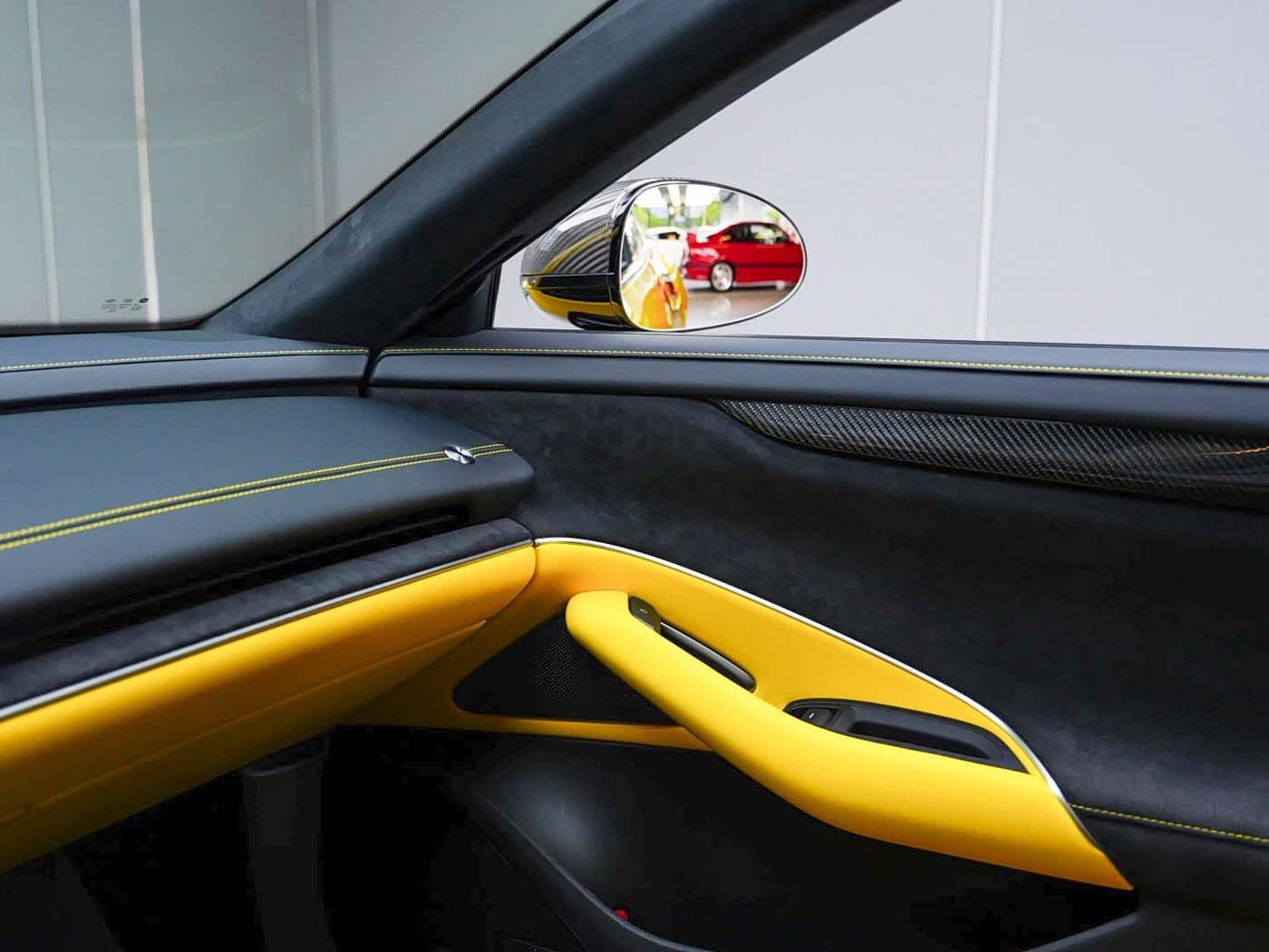 2025 Xiaomi Auto Xiaomi SU7 Ultra Yellow, 2,600 km, China export – photo 11