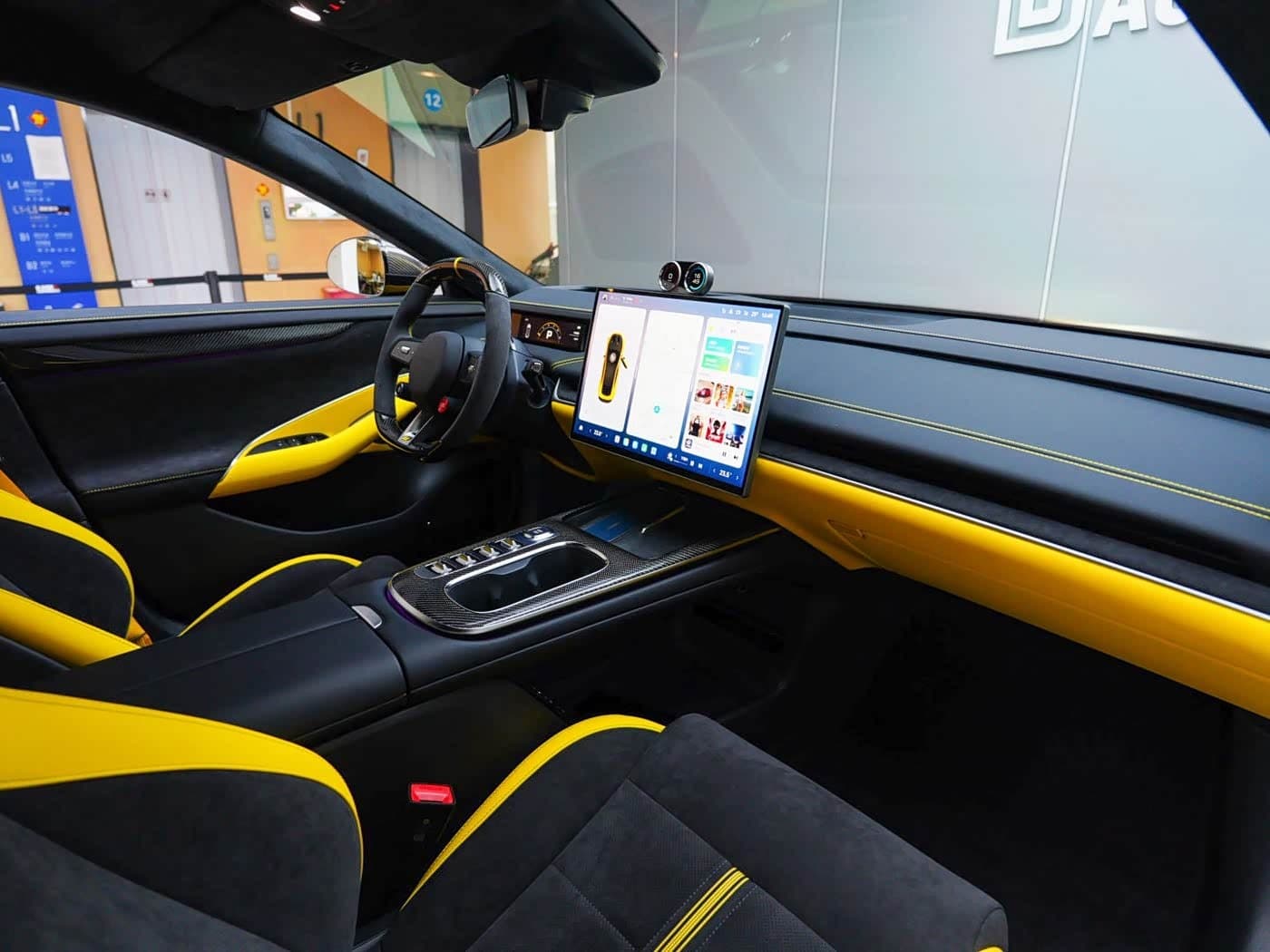 2025 Xiaomi Auto Xiaomi SU7 Ultra Yellow, 2,600 km, China export – photo 9