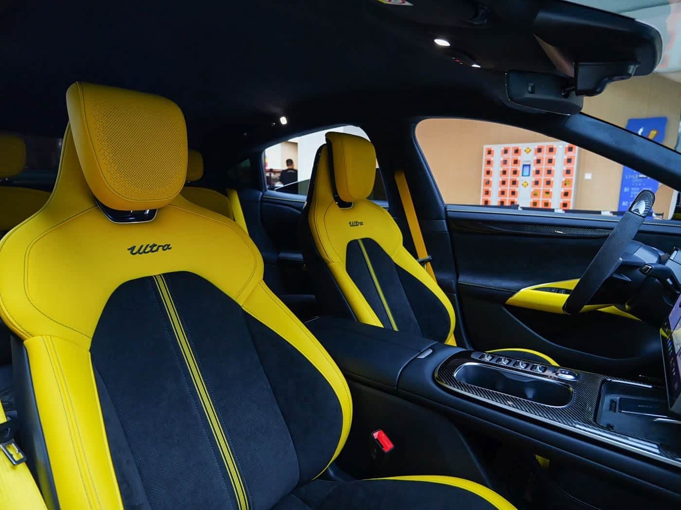 2025 Xiaomi Auto Xiaomi SU7 Ultra Yellow, 2,600 km, China export – photo 13