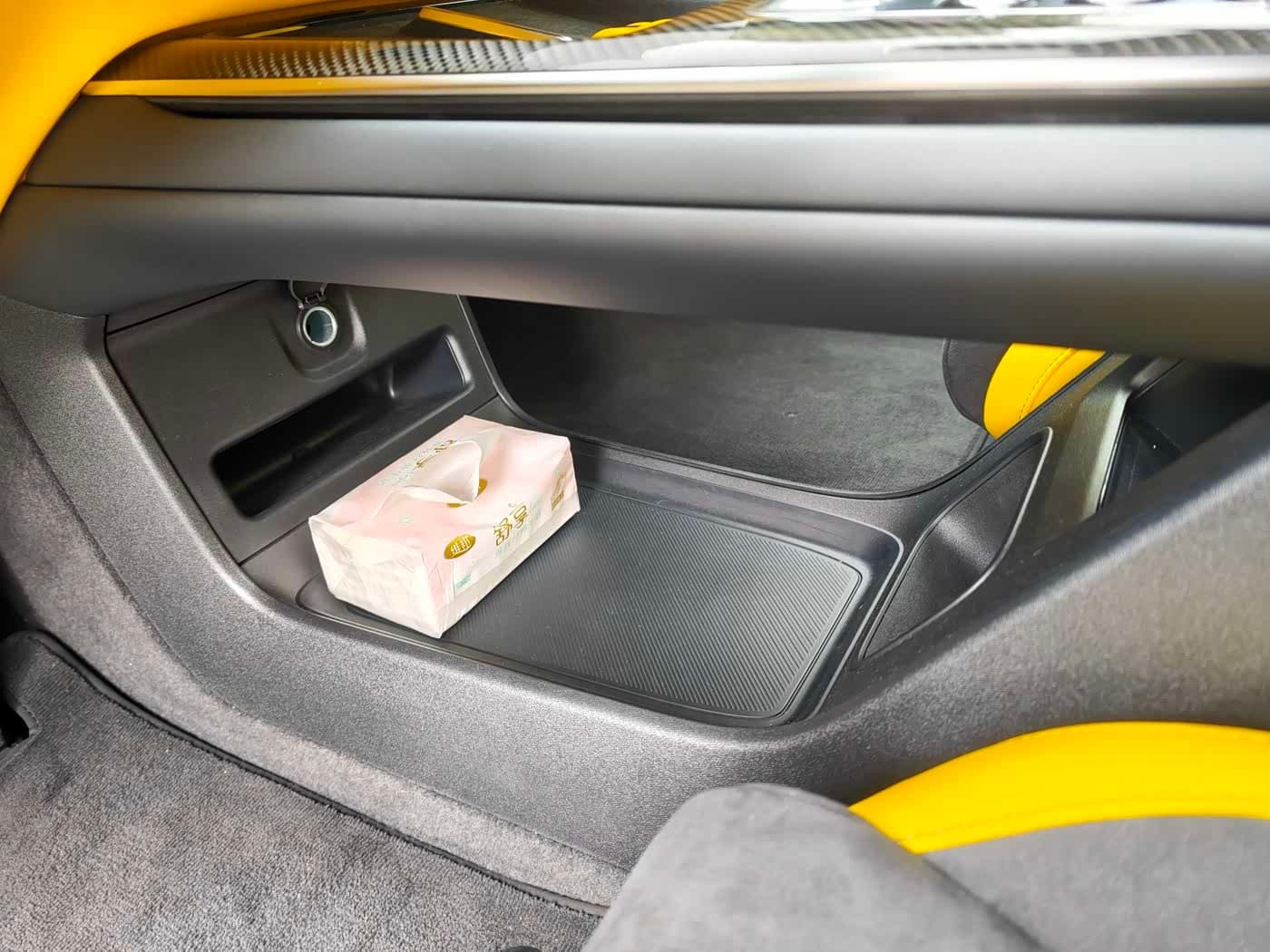 2025 Xiaomi Auto Xiaomi SU7 Ultra White, 17,000 km, China export – photo 13