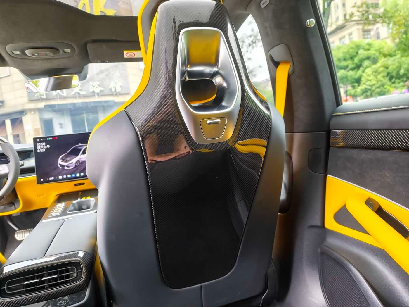 2025 Xiaomi Auto Xiaomi SU7 Ultra White, 17,000 km, China export – photo 16