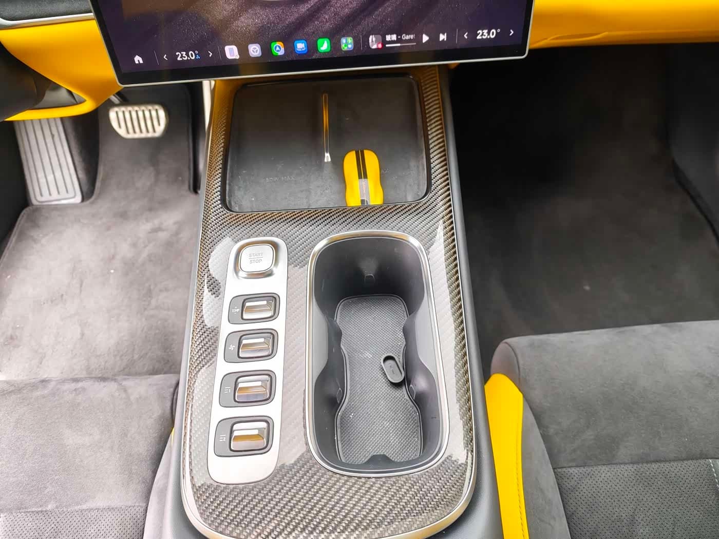 2025 Xiaomi Auto Xiaomi SU7 Ultra White, 17,000 km, China export – photo 17