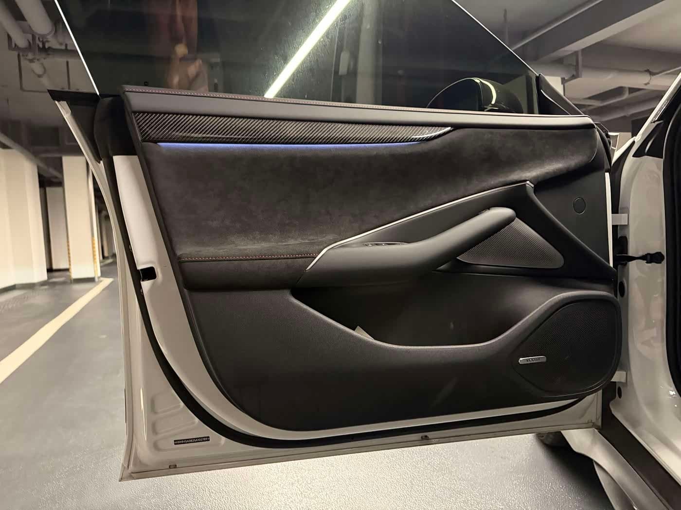 2025 Xiaomi Auto Xiaomi SU7 Ultra White, 6,000 km, China export – photo 4