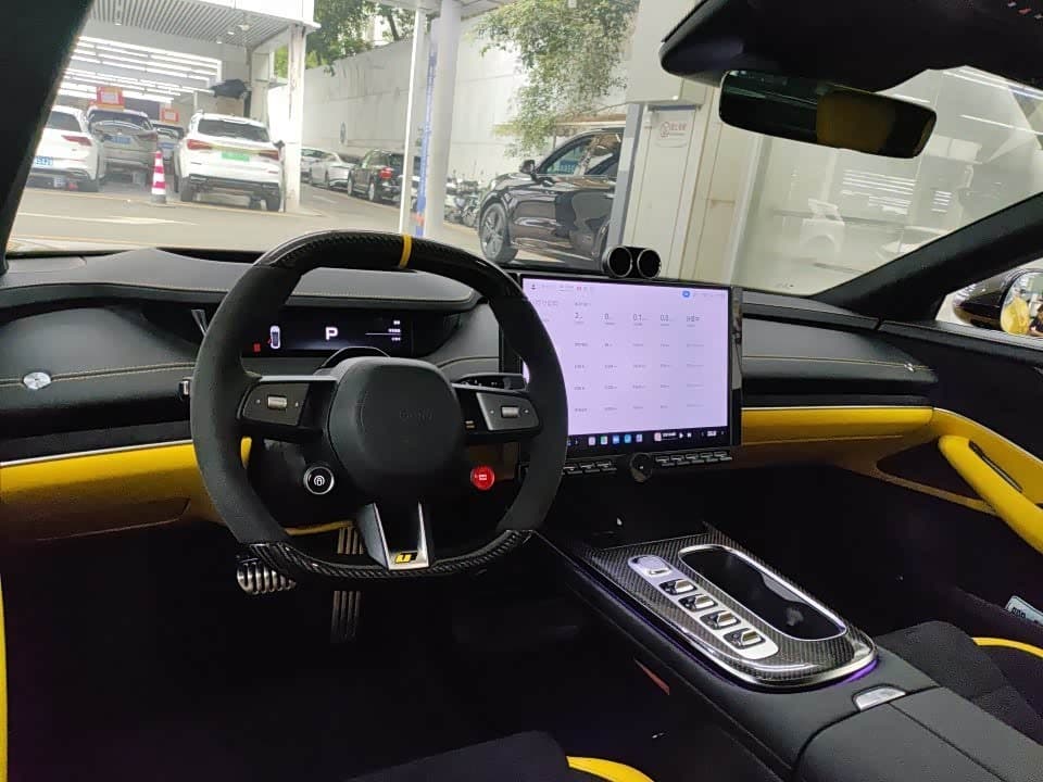 2025 Xiaomi Auto Xiaomi SU7 Ultra Yellow, 5,000 km, China export – photo 3
