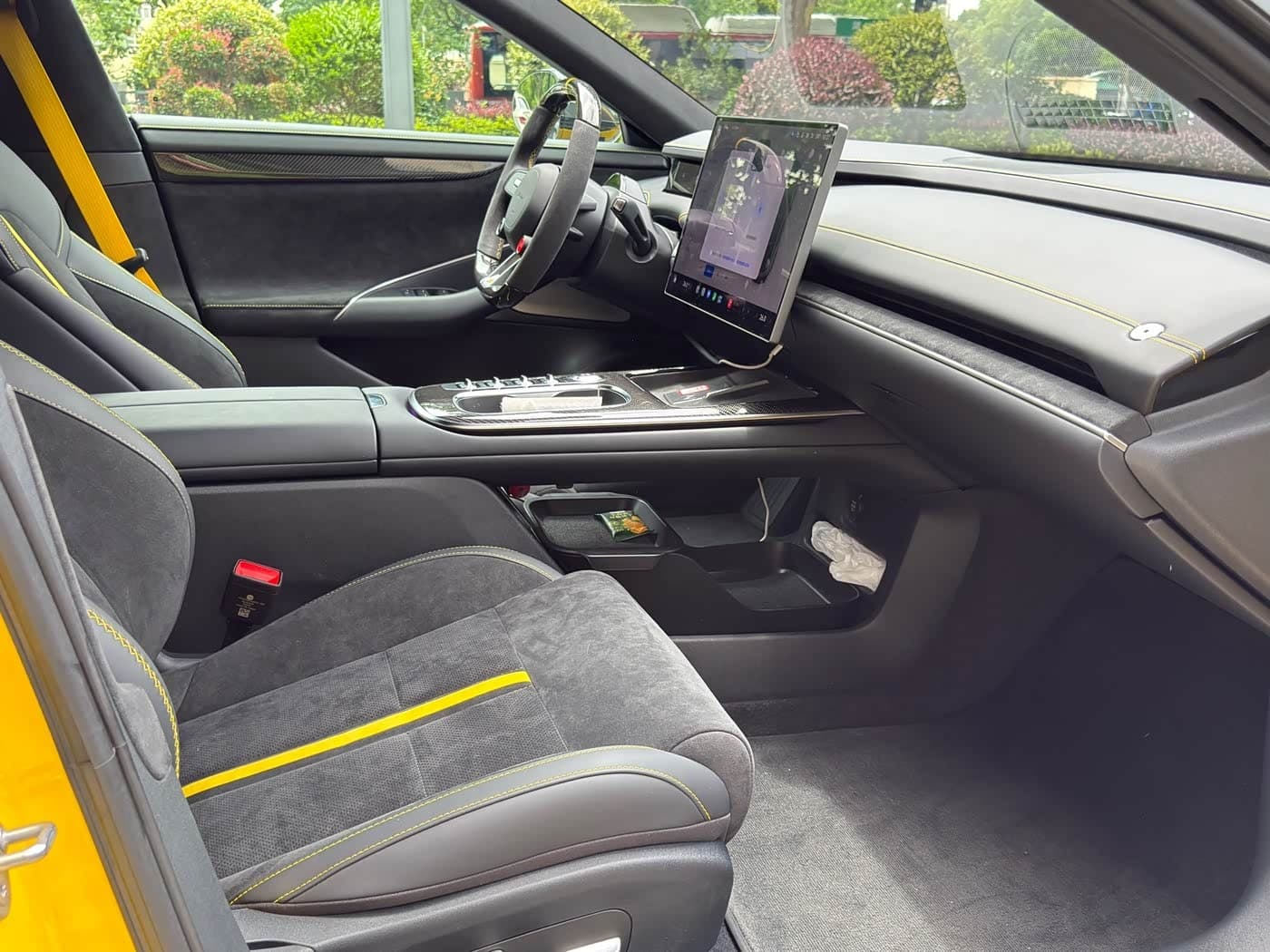 2025 Xiaomi Auto Xiaomi SU7 Ultra Yellow, 9,000 km, China export – photo 14