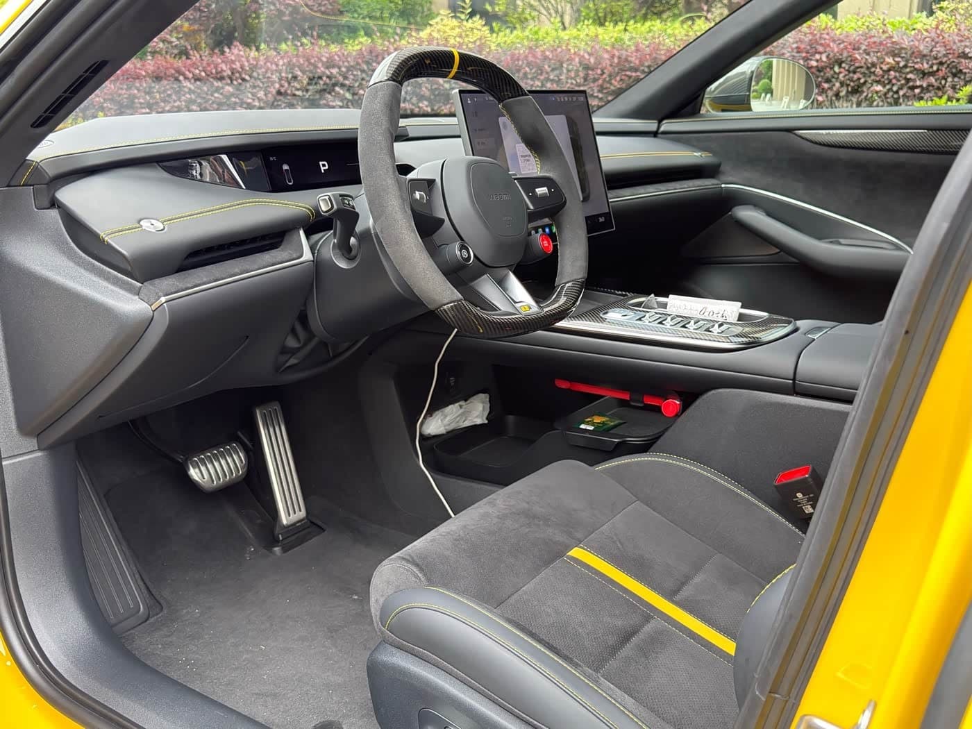 2025 Xiaomi Auto Xiaomi SU7 Ultra Yellow, 9,000 km, China export – photo 9