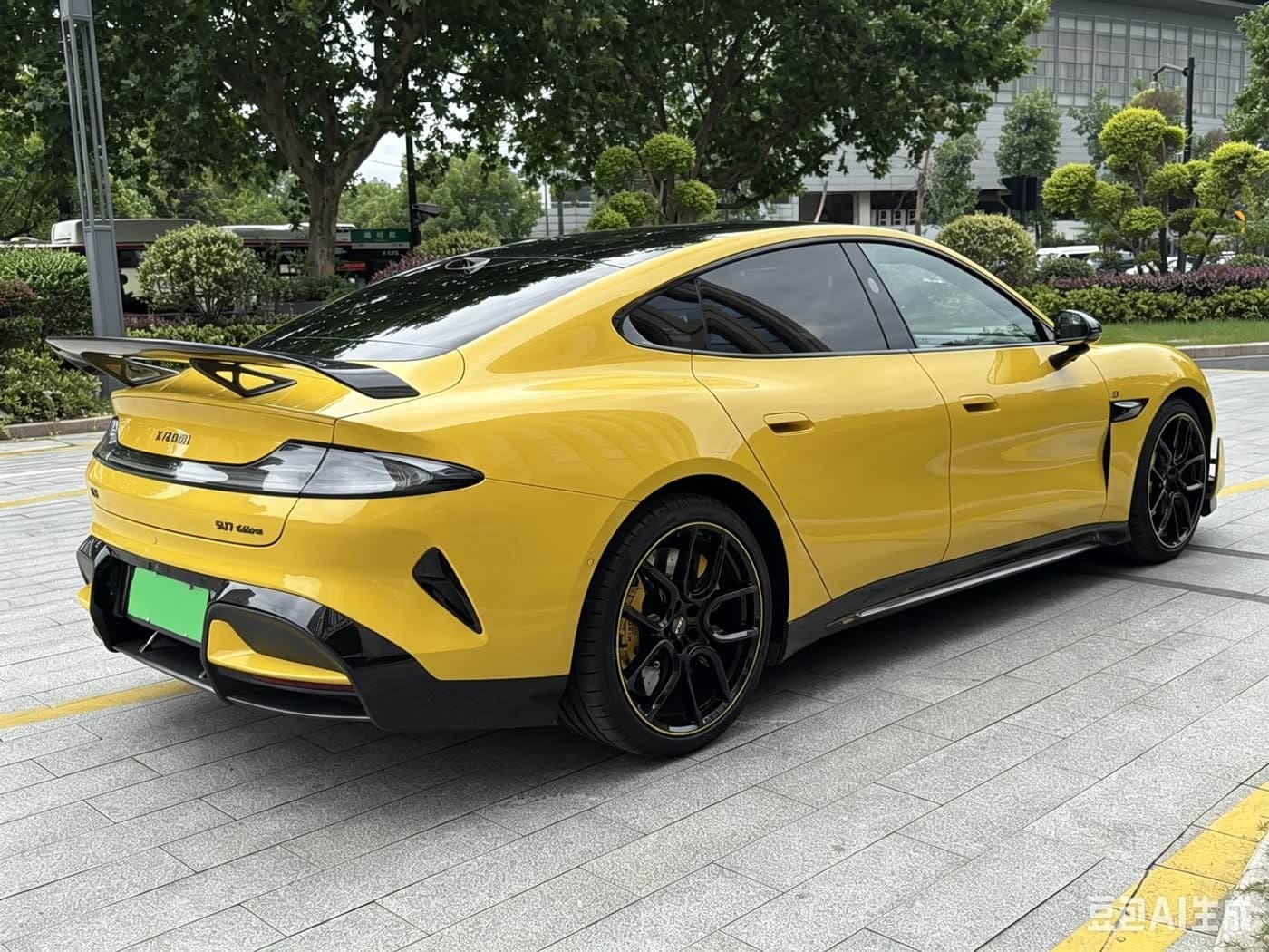 2025 Xiaomi Auto Xiaomi SU7 Ultra Yellow, 9,000 km, China export – photo 5