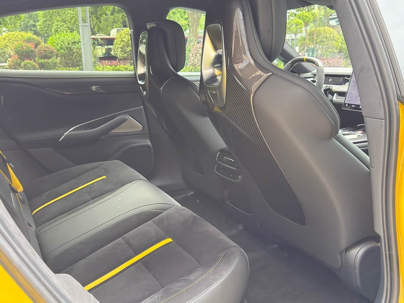 2025 Xiaomi Auto Xiaomi SU7 Ultra Yellow, 9,000 km, China export – photo 12