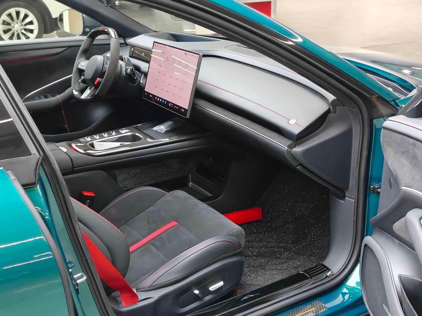 2025 Xiaomi Auto Xiaomi SU7 Ultra Green, 14,500 km, China export – photo 17