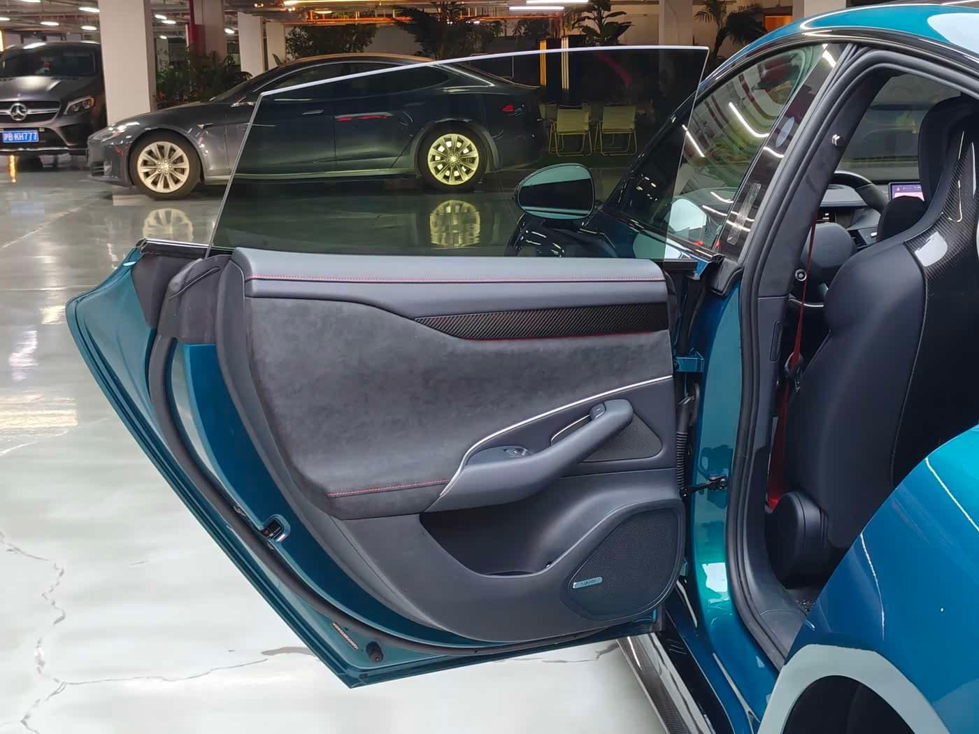 2025 Xiaomi Auto Xiaomi SU7 Ultra Green, 14,500 km, China export – photo 8