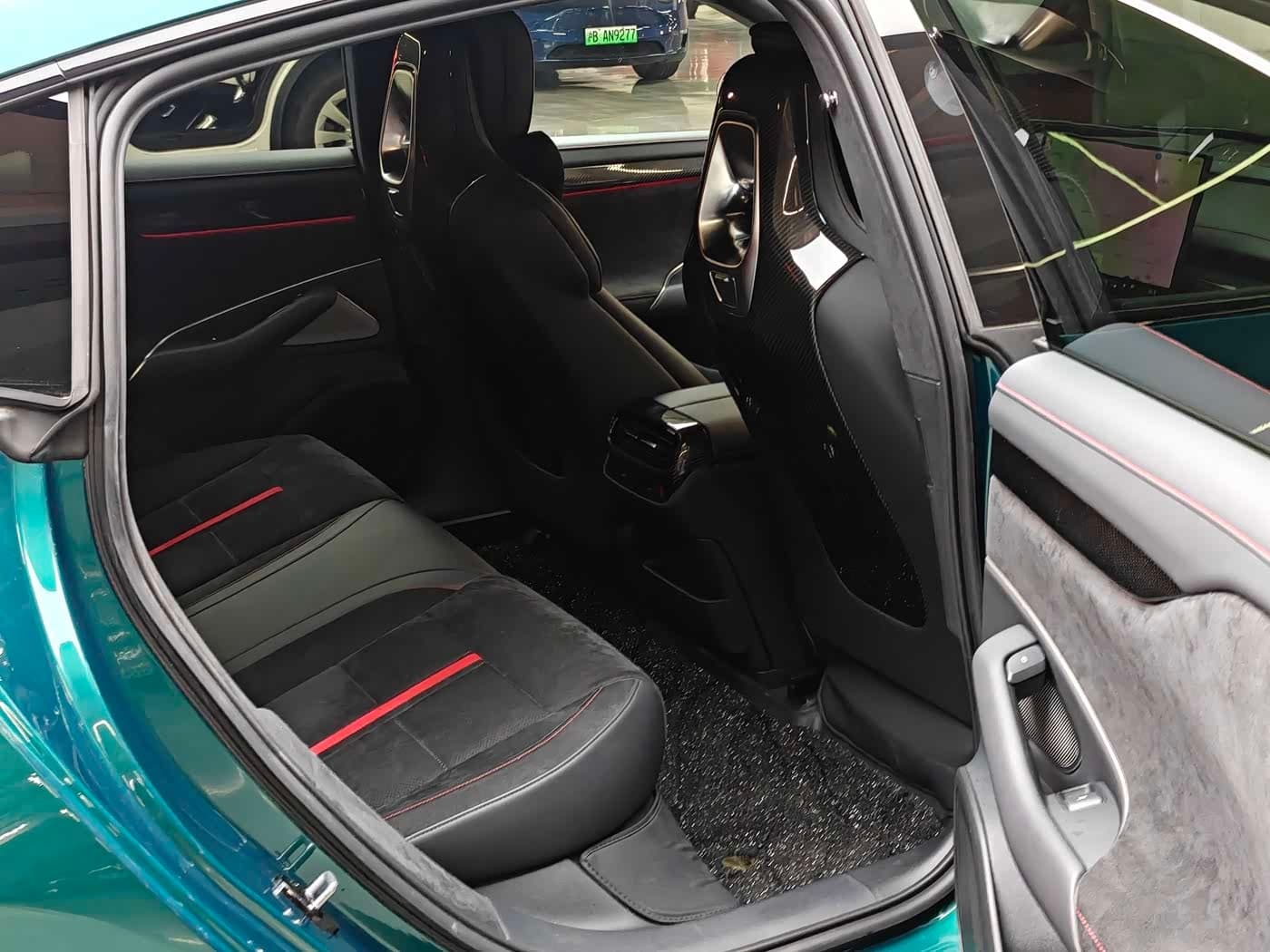 2025 Xiaomi Auto Xiaomi SU7 Ultra Green, 14,500 km, China export – photo 15