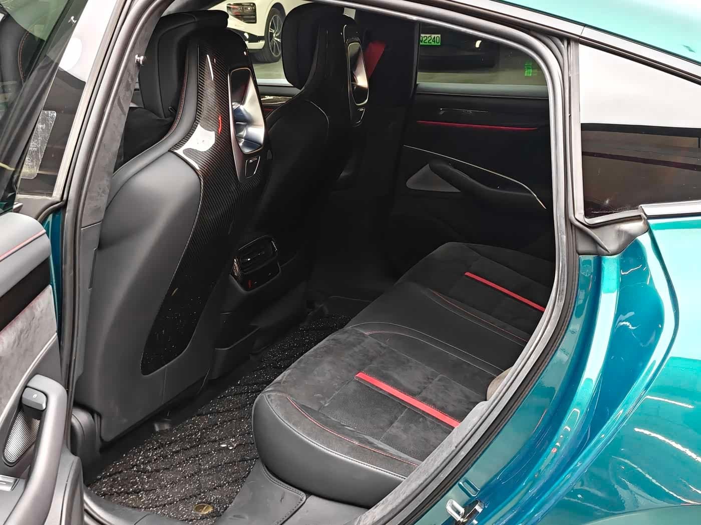 2025 Xiaomi Auto Xiaomi SU7 Ultra Green, 14,500 km, China export – photo 9