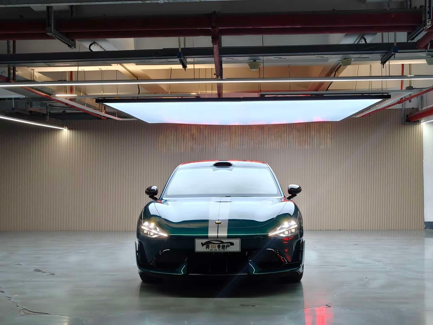 2025 Xiaomi Auto Xiaomi SU7 Ultra Green, 14,500 km, China export – photo 2