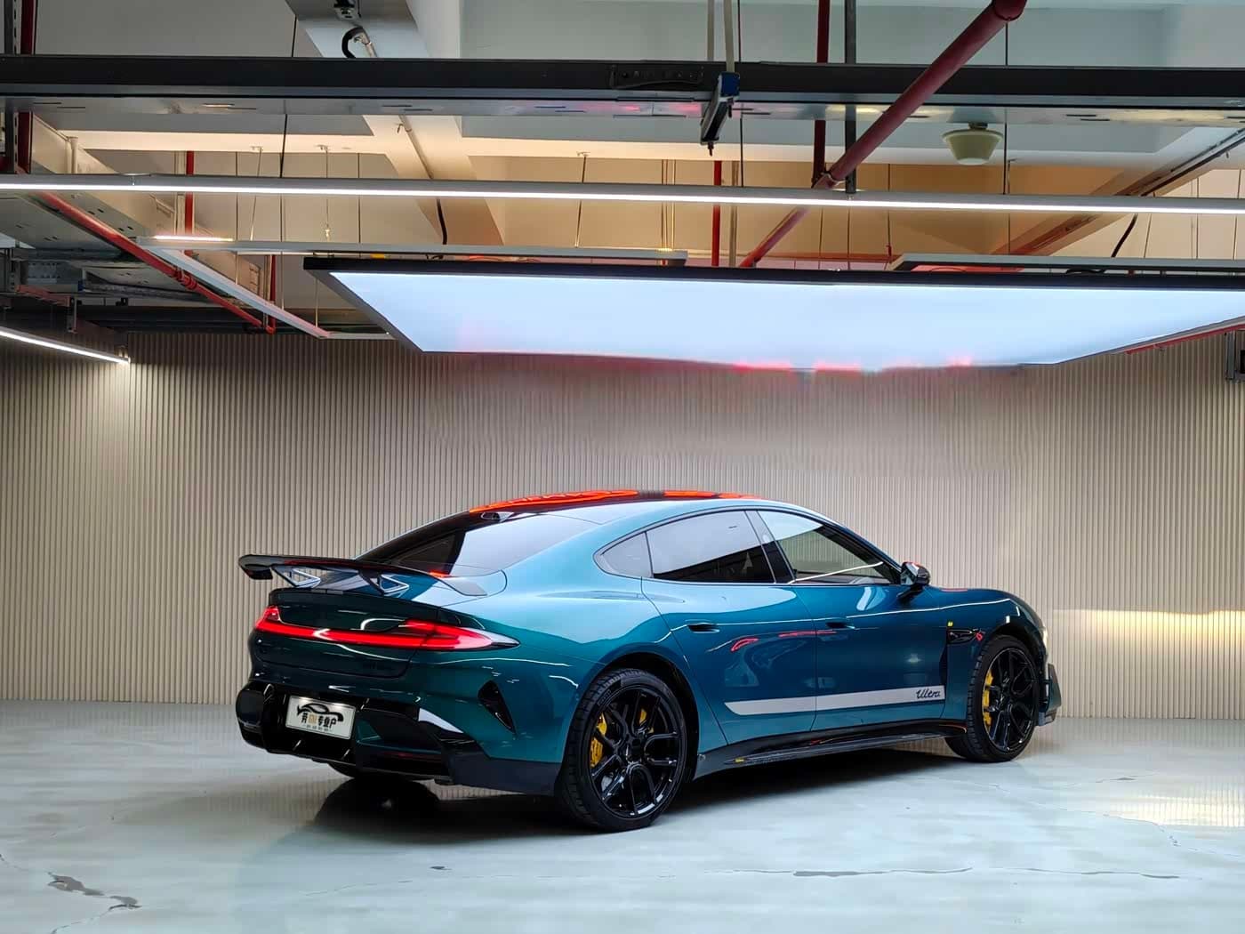 2025 Xiaomi Auto Xiaomi SU7 Ultra Green, 14,500 km, China export – photo 20