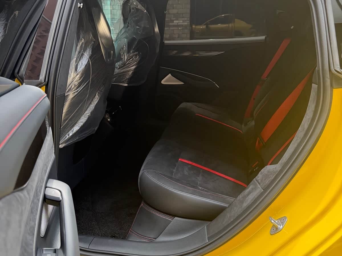 2025 Xiaomi Auto Xiaomi SU7 Ultra Yellow, 19,000 km, China export – photo 5
