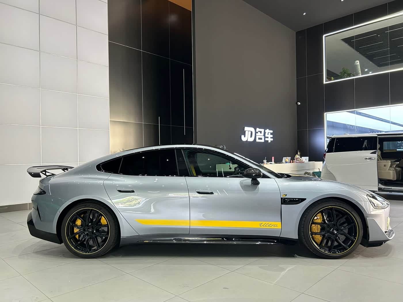 2025 Xiaomi Auto Xiaomi SU7 Ultra 银灰色, 8,000 km, China export – photo 5