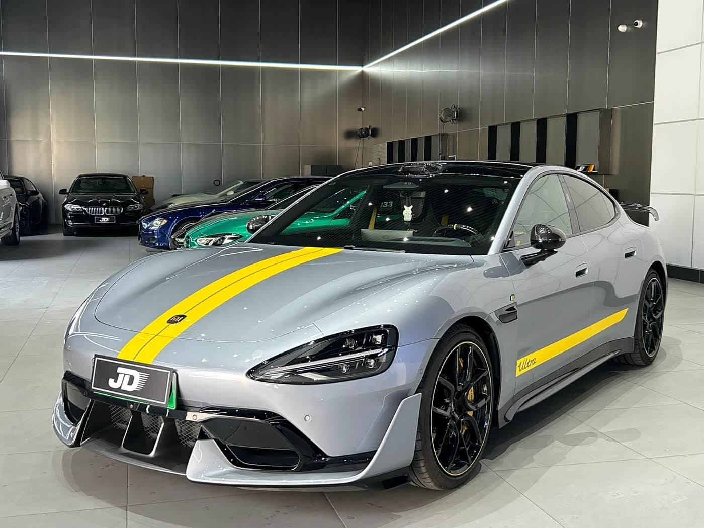 2025 Xiaomi Auto Xiaomi SU7 Ultra 银灰色, 8,000 km, China export – photo 1