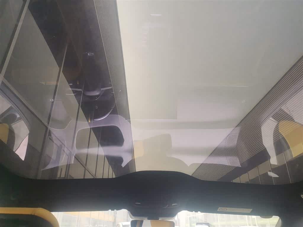 2025 Xiaomi Auto Xiaomi SU7 Ultra Yellow, 8,900 km, China export – photo 14