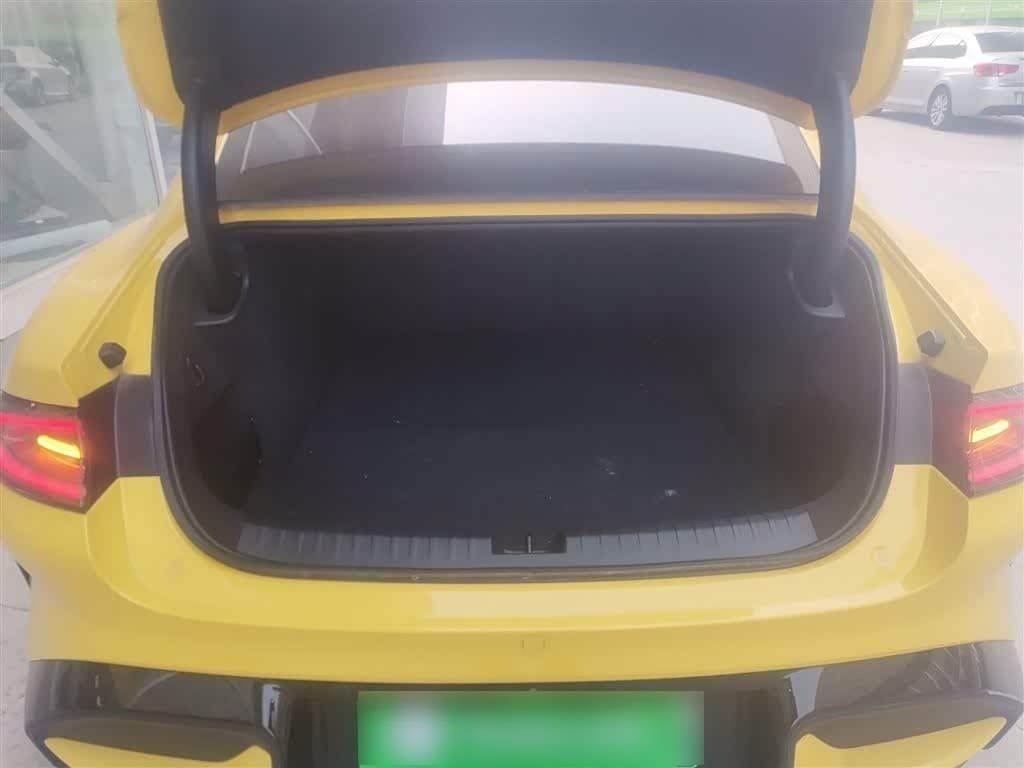 2025 Xiaomi Auto Xiaomi SU7 Ultra Yellow, 8,900 km, China export – photo 15