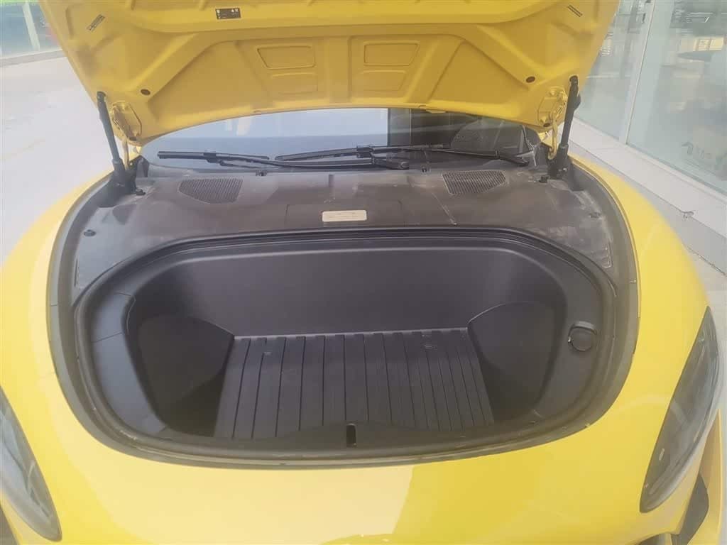 2025 Xiaomi Auto Xiaomi SU7 Ultra Yellow, 8,900 km, China export – photo 16