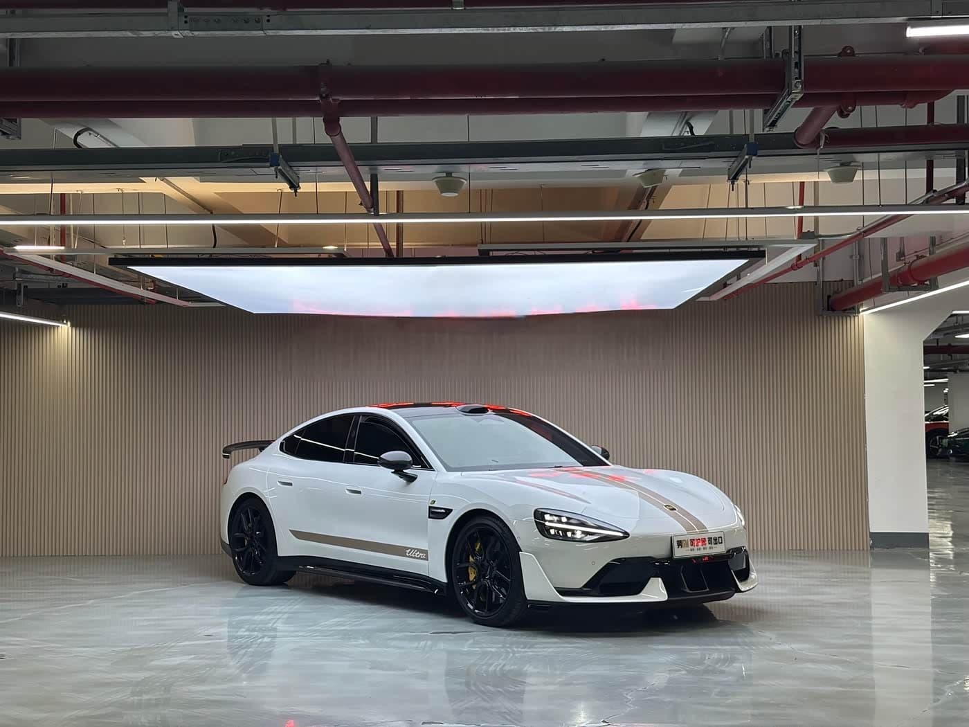 2025 Xiaomi Auto Xiaomi SU7 Ultra White, 2,000 km, China export – photo 3