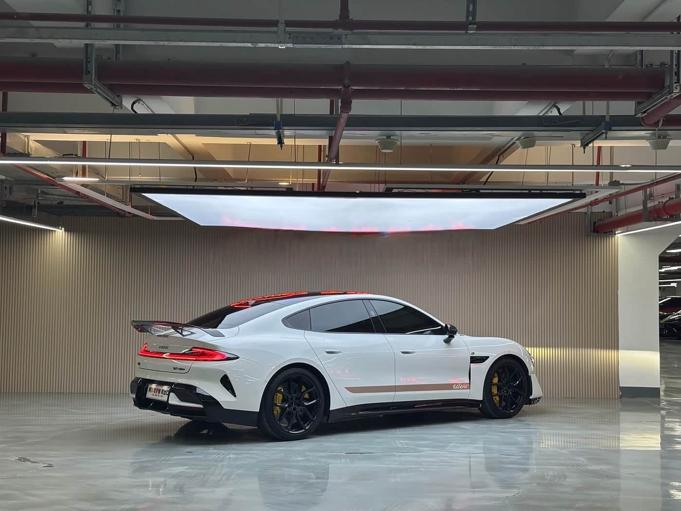 2025 Xiaomi Auto Xiaomi SU7 Ultra White, 2,000 km, China export – photo 19