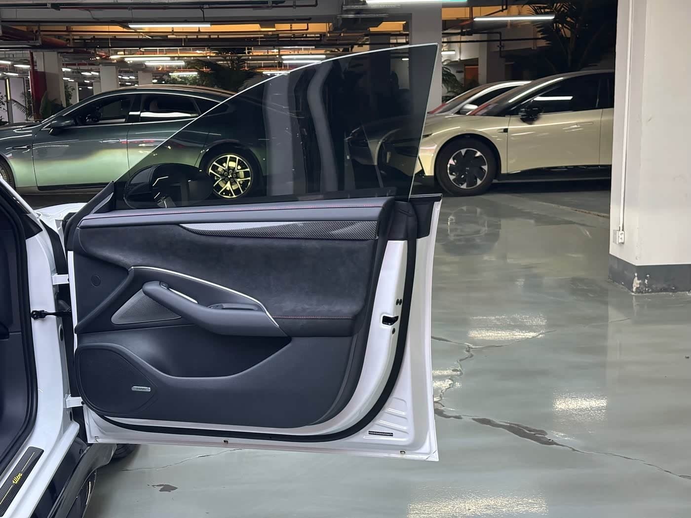 2025 Xiaomi Auto Xiaomi SU7 Ultra White, 2,000 km, China export – photo 15