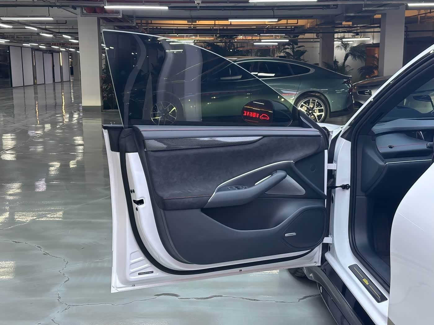 2025 Xiaomi Auto Xiaomi SU7 Ultra White, 2,000 km, China export – photo 5