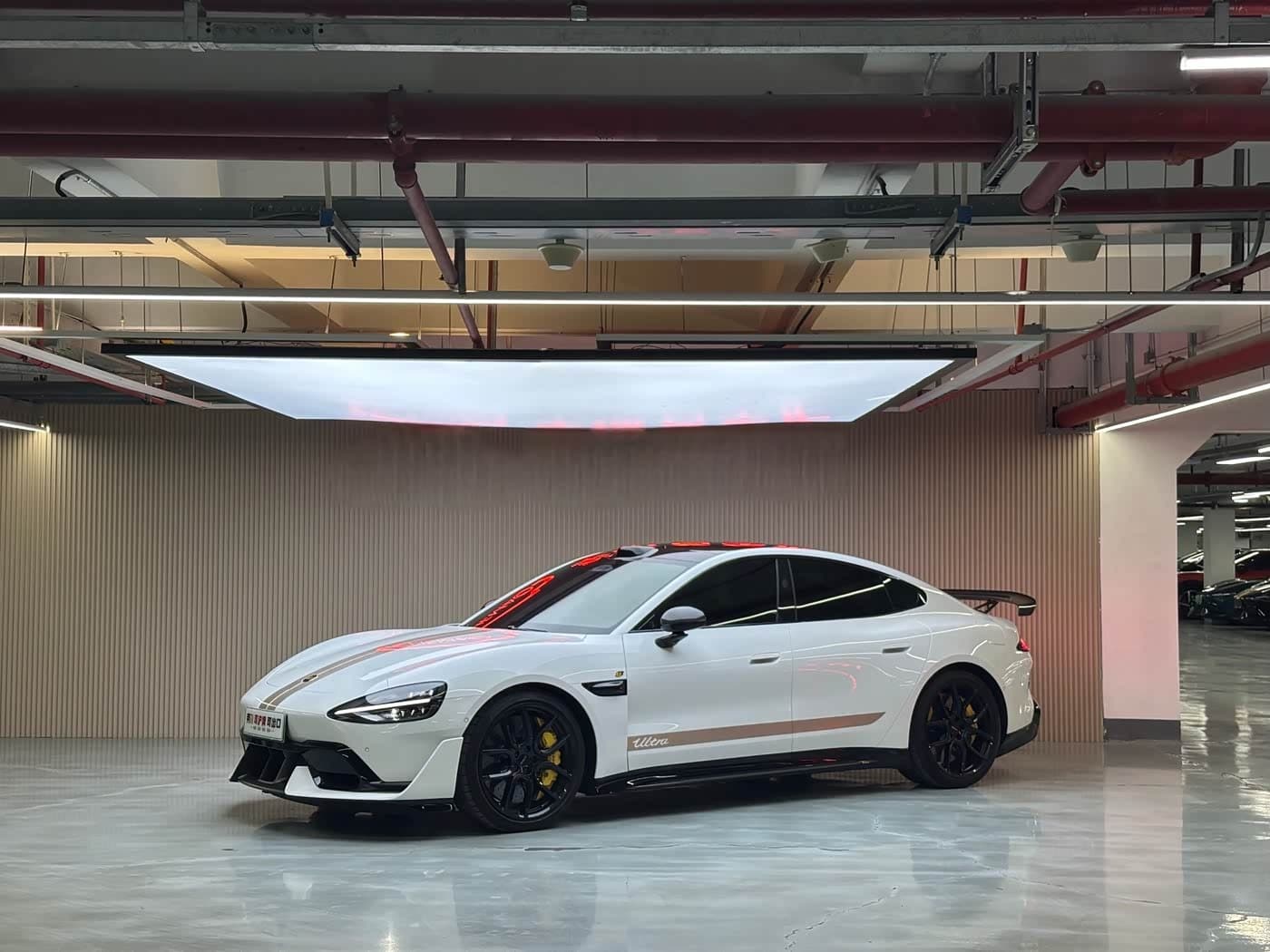 2025 Xiaomi Auto Xiaomi SU7 Ultra White, 2,000 km, China export – photo 1